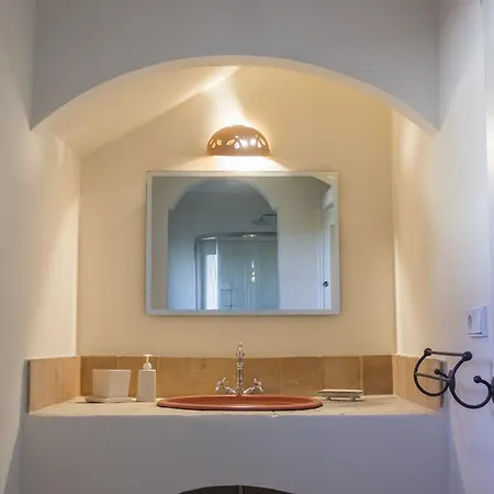 לינה וארוחת בוקר Masseria Lu Iundulu *
